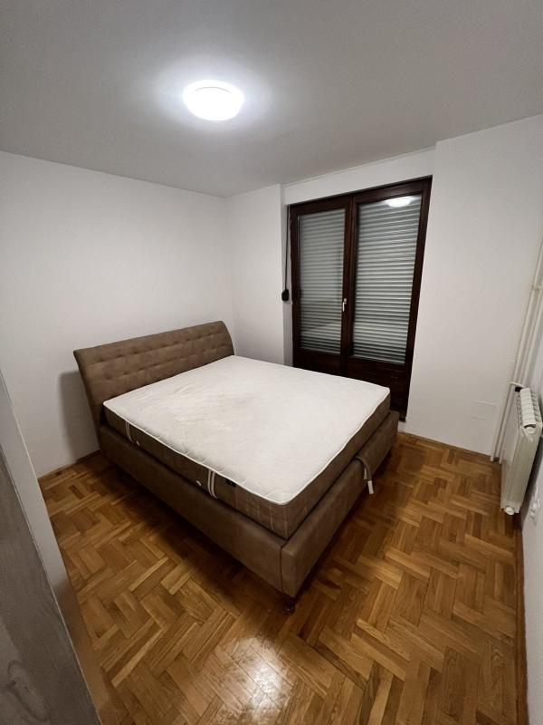 Vračar-Trosoban-Parking mesto-Namešten ID#3056