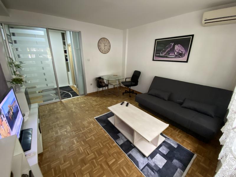 Novi Beograd - Blok 21-Renoviran-Namešten ID#3038