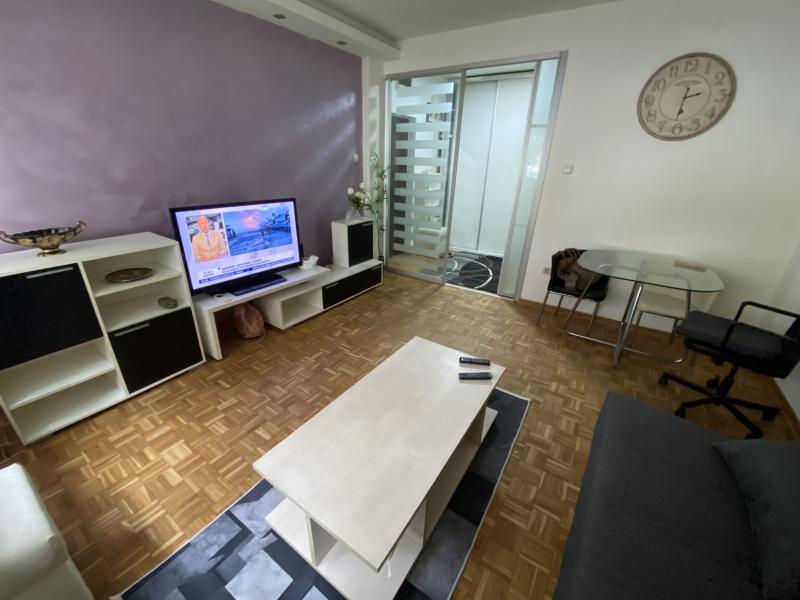 Novi Beograd - Blok 21-Renoviran-Namešten ID#3038