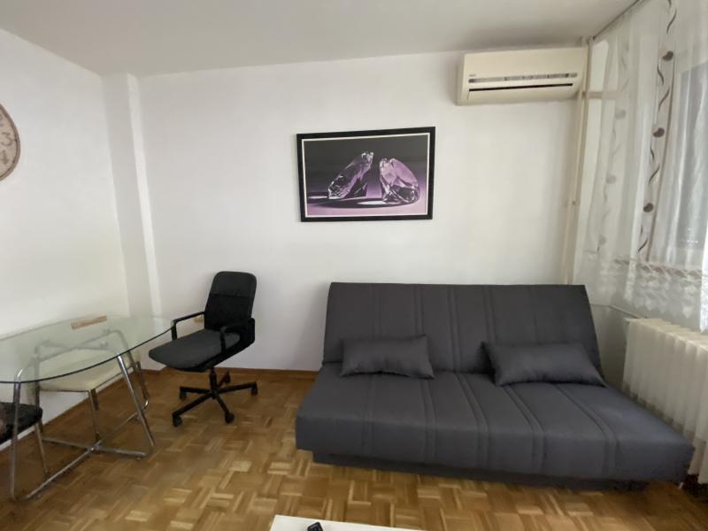 Novi Beograd - Blok 21-Renoviran-Namešten ID#3038