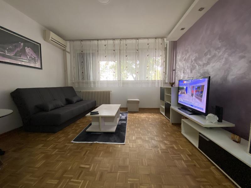 Novi Beograd - Blok 21-Renoviran-Namešten ID#3038