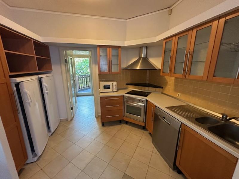 Voždovac-Borisavljevićeva-160m2-Garažno mesto ID#3001