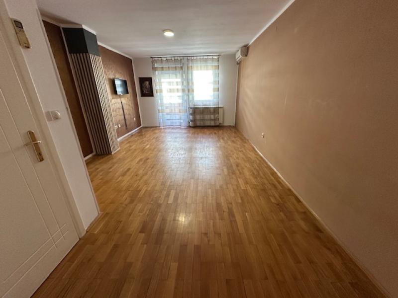 Novi Sad-Grbavica-41m2-Parking mesto-Uknjižen ID#3011