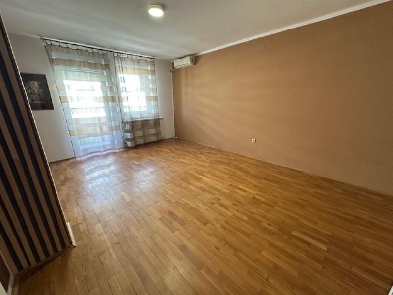 Novi Sad-Grbavica-41m2-Parking mesto-Uknjižen ID#3011