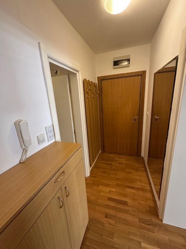 Novi Sad-Grbavica-41m2-Parking mesto-Uknjižen ID#3011