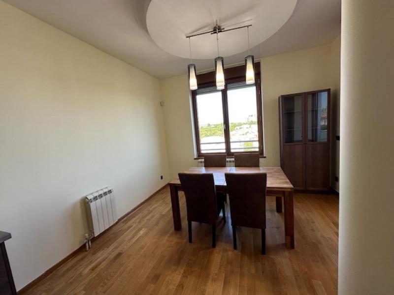 Dedinje - Beli Dvor-180m2-Garaža-Teretana-Dvorište ID#3026