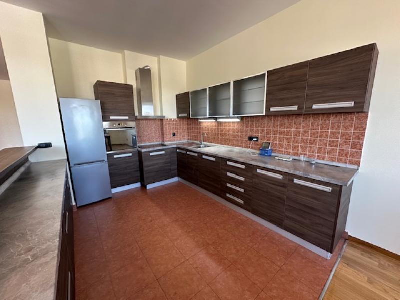 Dedinje - Beli Dvor-180m2-Garaža-Teretana-Dvorište ID#3026