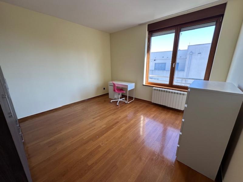 Dedinje - Beli Dvor-180m2-Garaža-Teretana-Dvorište ID#3026