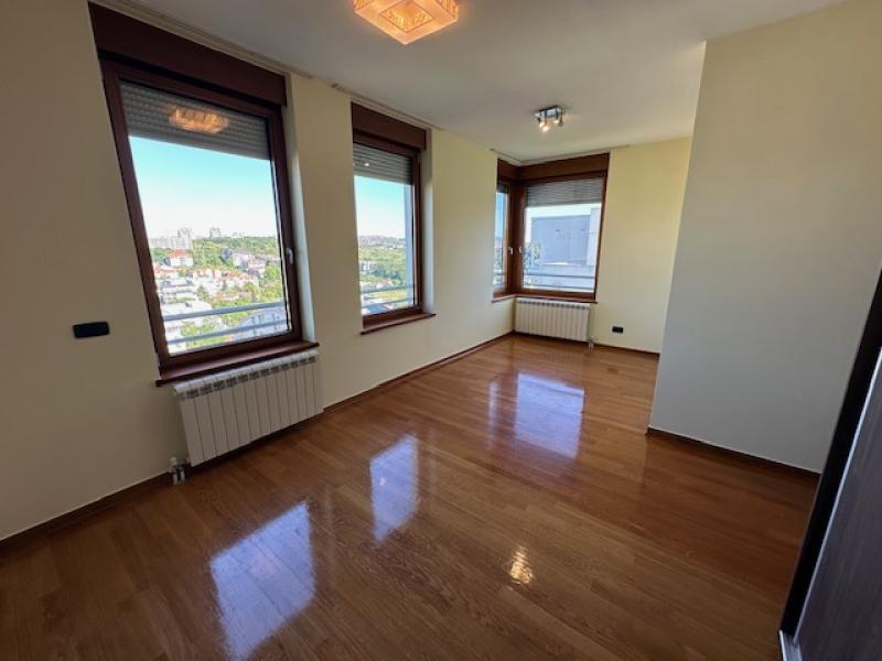 Dedinje - Beli Dvor-180m2-Garaža-Teretana-Dvorište ID#3026