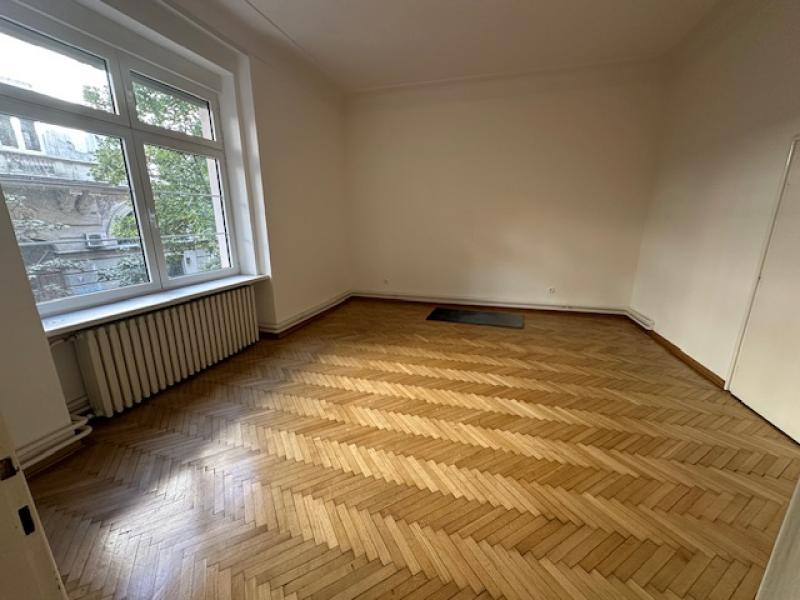 Stari grad - Centar-Dositejeva-200m2-Salonac ID#3035