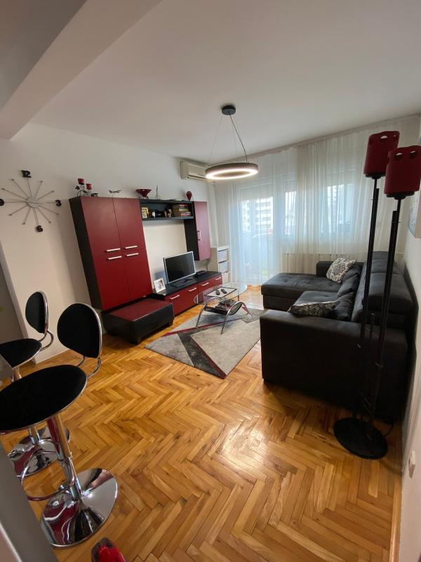 Vračar-Južni Bulevar-Dvosoban sa garažom-54m2 ID#2974