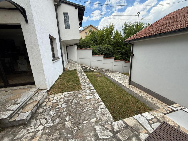 Rakovica-Stari Košutnjak-Kuca-Lux-Bazen-Dvoriste5,72 ara-Uknjizen ID#3002